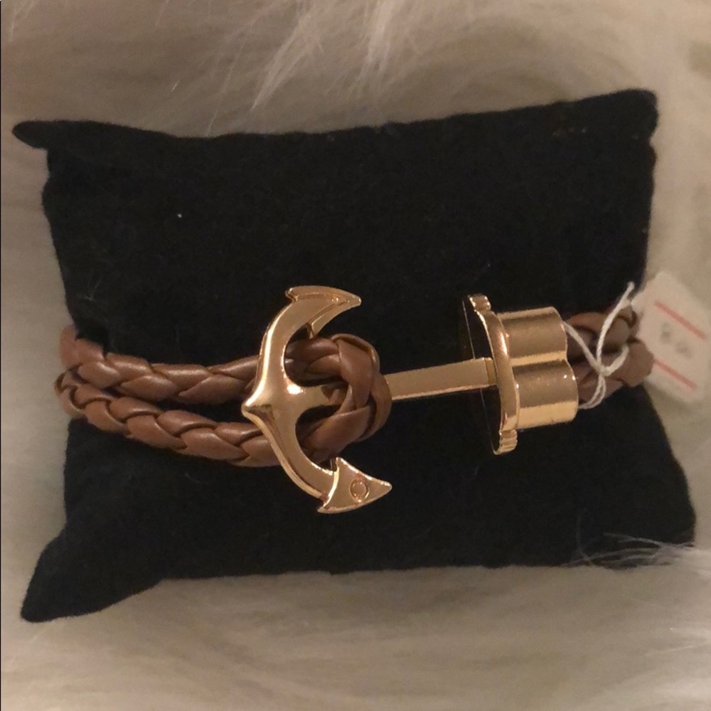Mocha with gold anchor bracelet